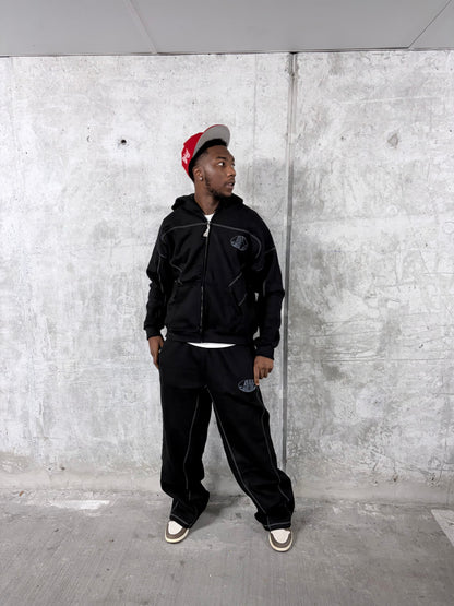Black Simplicity Sweatsuit